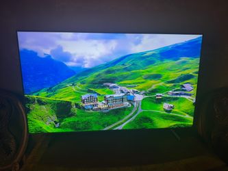 60” QLED Samsung  TV  $300