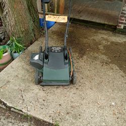 Electric lawnmower  $45 - Cordrd