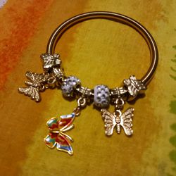 Gold Tone Stretchy Murano Beaded Butterfly Charm Bracelet 