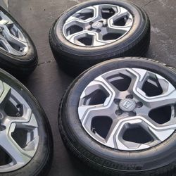 Wheel 18 5 Lugs Crv Honda 5x114.3 Like New