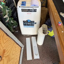 Honeywell MN10CESWW Portable Air Conditioner 10,000 BTU w Dehumidifier Fan 450sf
