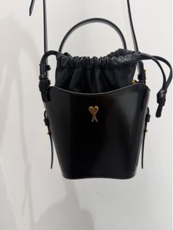 AMI PARIS BUCKET BAG