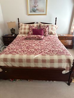 Thomasville Cherry Wood Four-Poster Queen Bed Frame