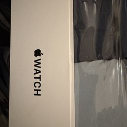 Brand new Apple Watch SE 3 cellular