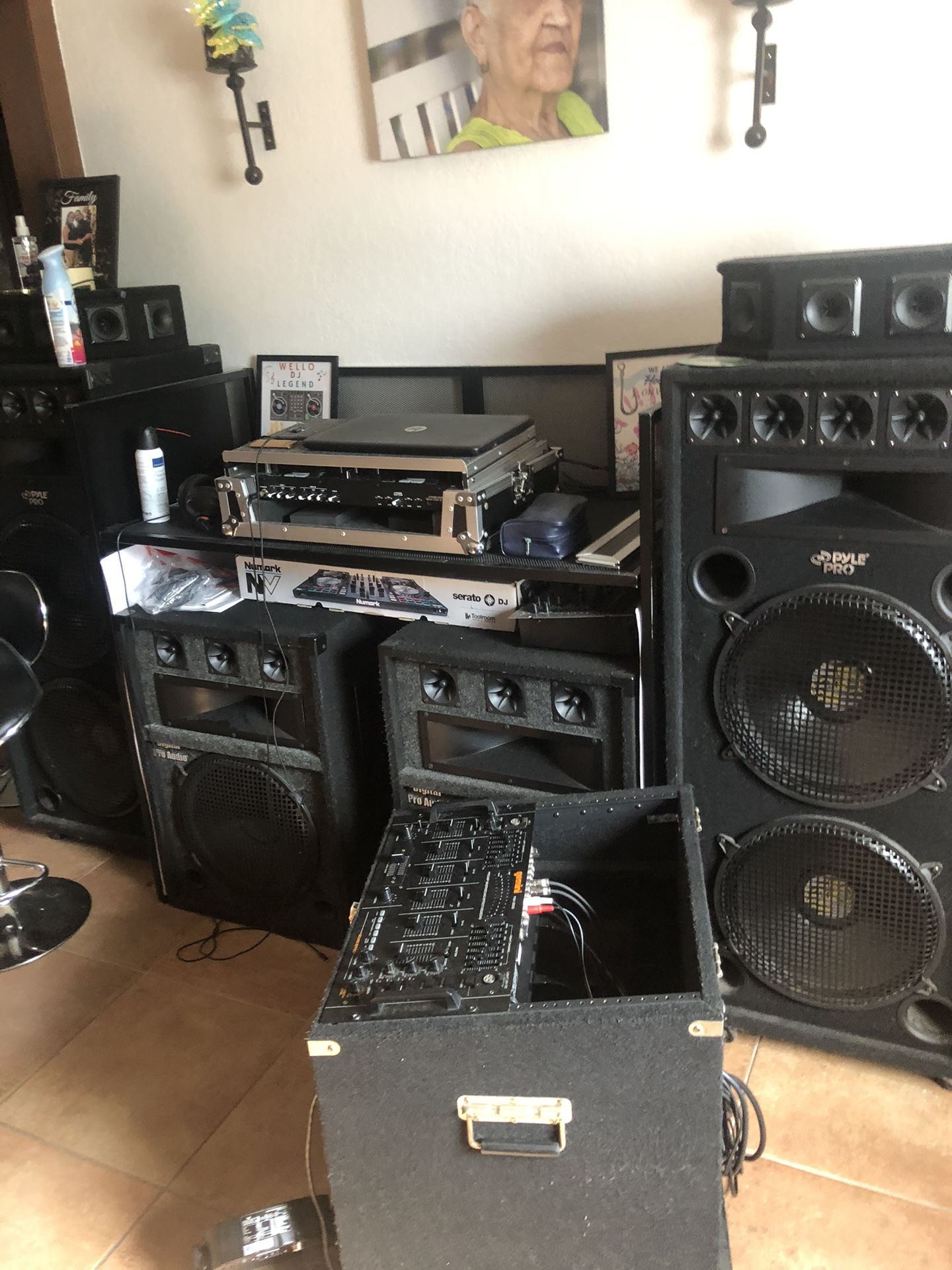 DJ EQUIPMENT