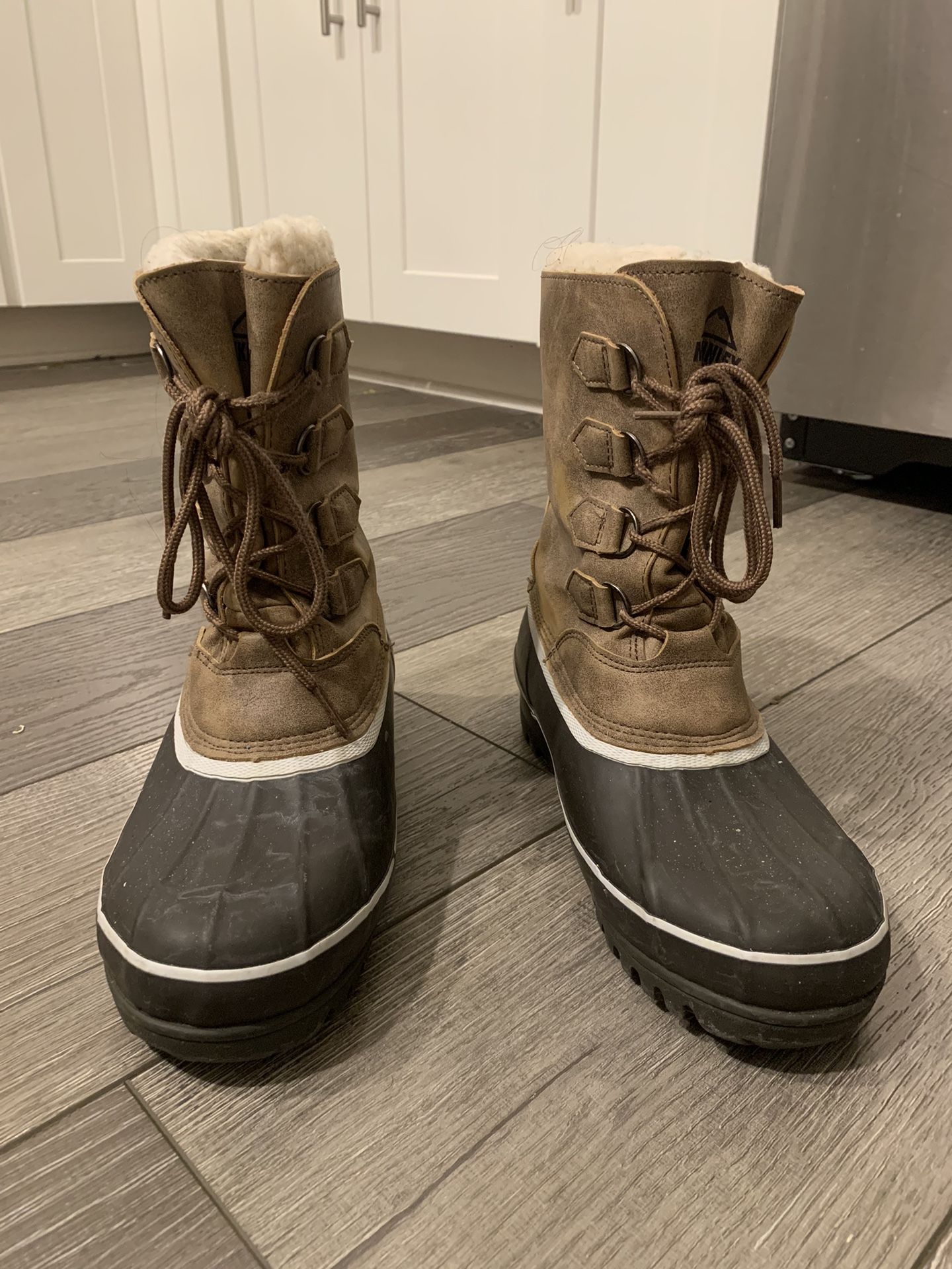 McKinley Snow boots US Men 6/US Women 8