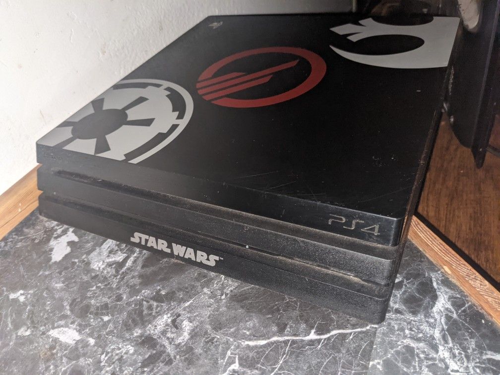 PS4 Pro 1TB Star Wars Edition 