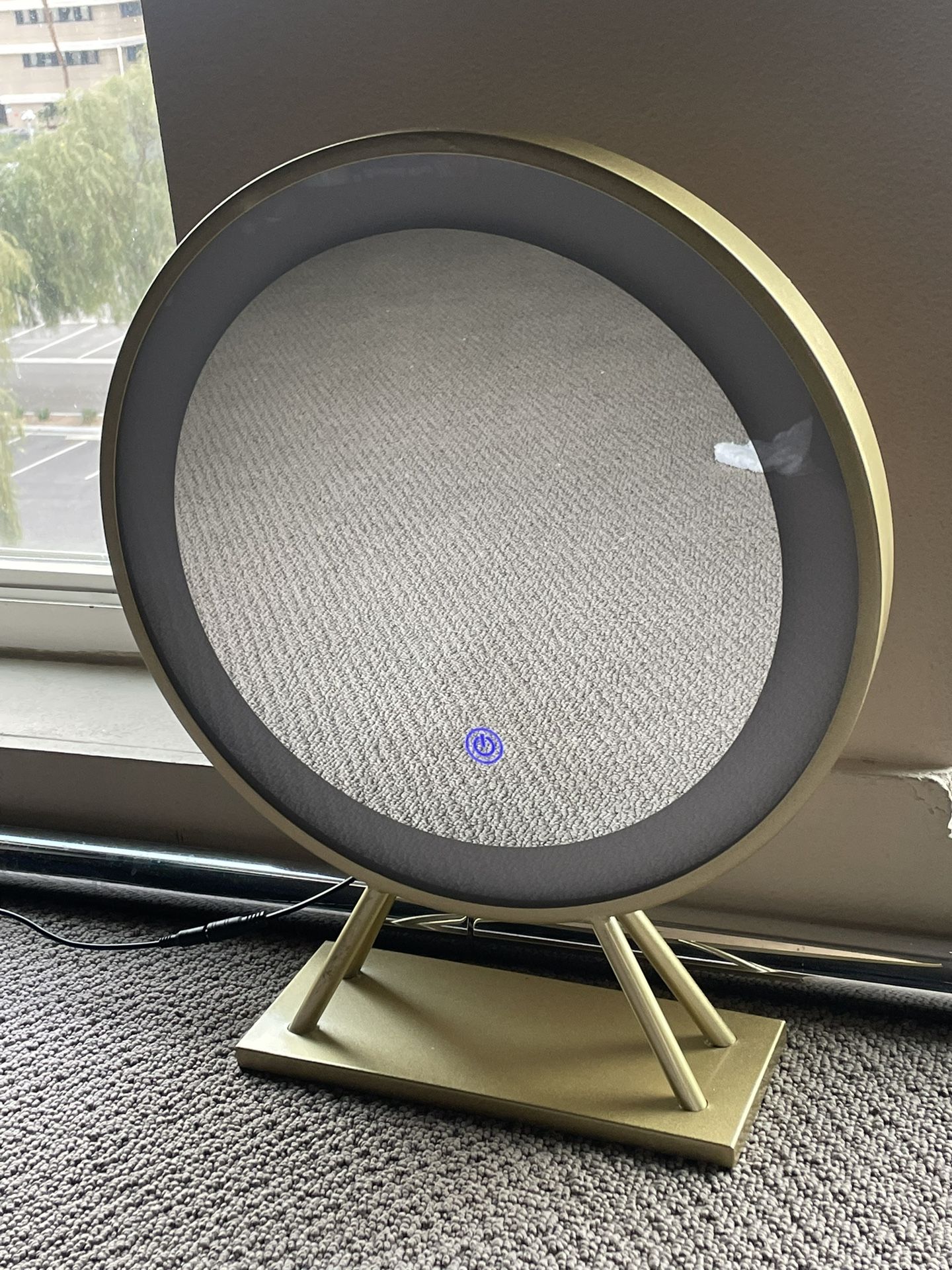 Round vanity light