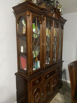 Showcase Cabinet