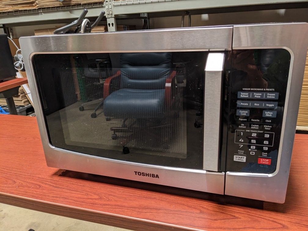 Microwave Oven Toshiba 1.2 Cu. Ft.