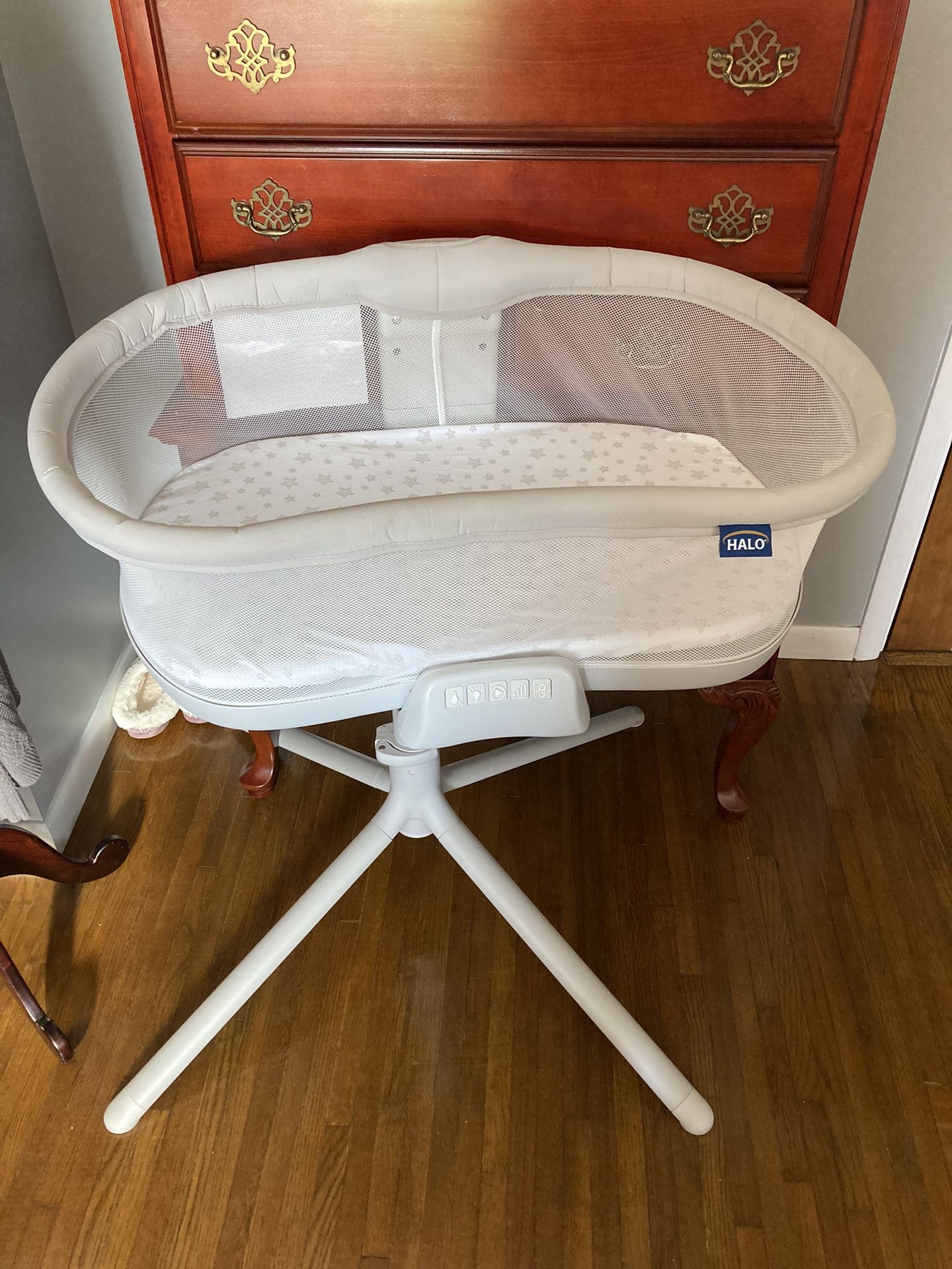 Halo Swivel Bassinet