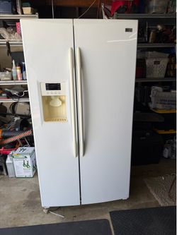 🔥👀🔥GE Profile Side By Side Refrigerator 25 1/2 Cubic Feet
