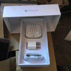 iPhone audífonos y cargador