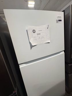 Frigidaire Top-Freezer Refrigerator White