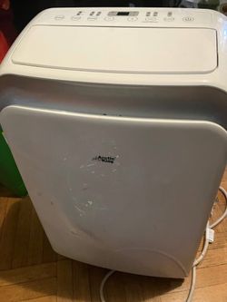 Portable AC (like New)