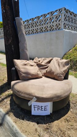 Chair and Rug for FREE