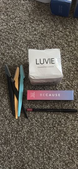 Mixed Makeup Bundle – Foundation, Lip Liner & More