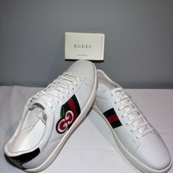 Gucci women's Ace Sneakers with GG Apple