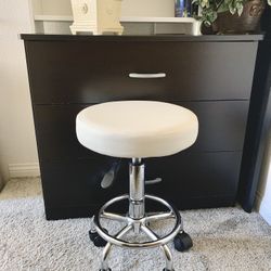 Adjustable Height Swivel Stool with Wheels