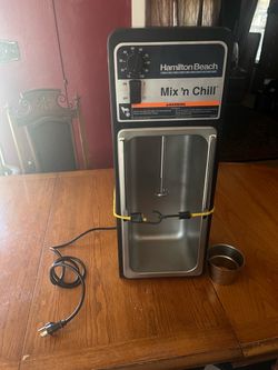 Hamilton Beach commercial Mix n’ Chill with malt cup collar