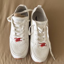 Sketchers Arch Fit Size 8.5