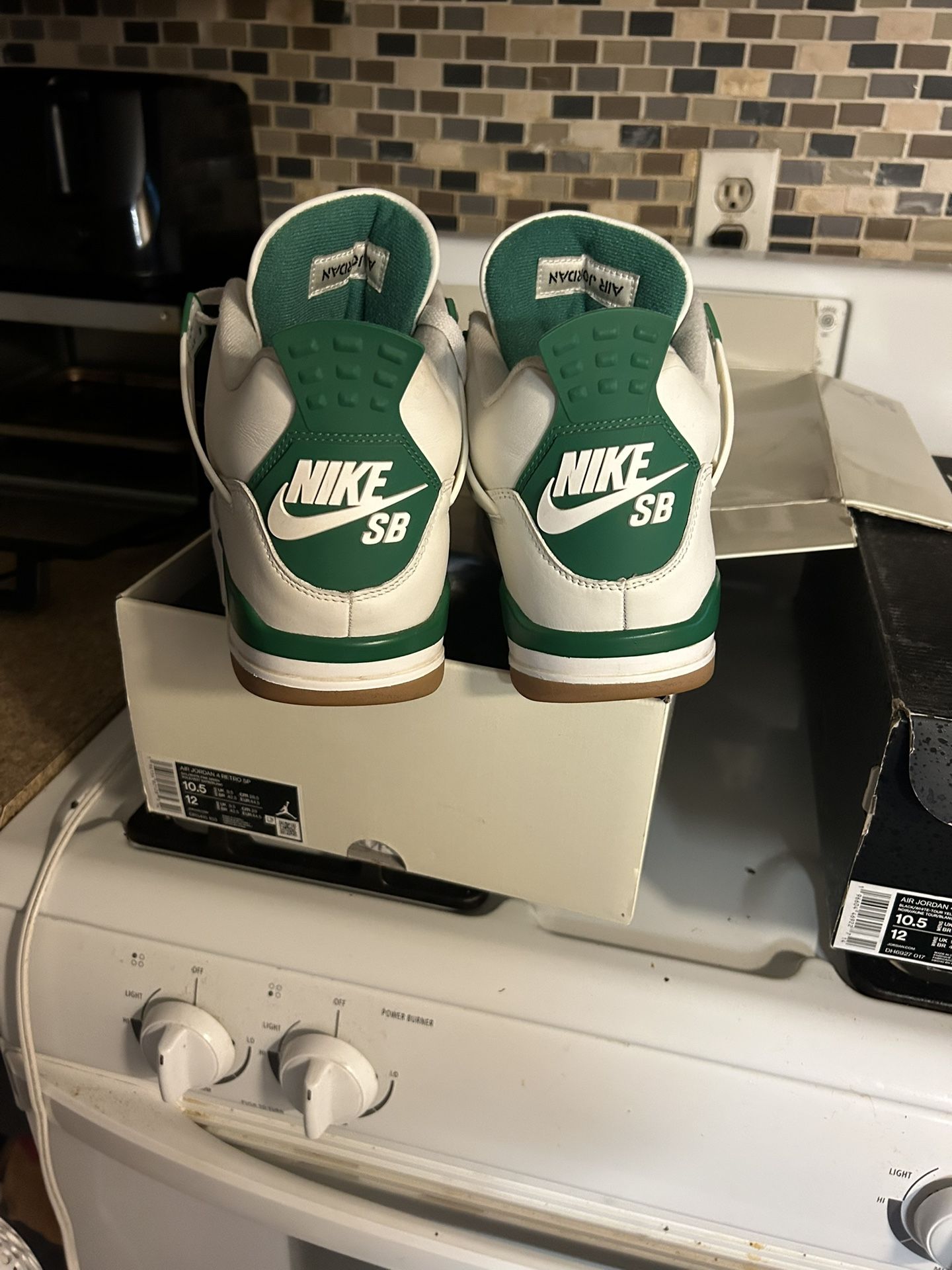 Retro Jordan Four “Pine Green” SB