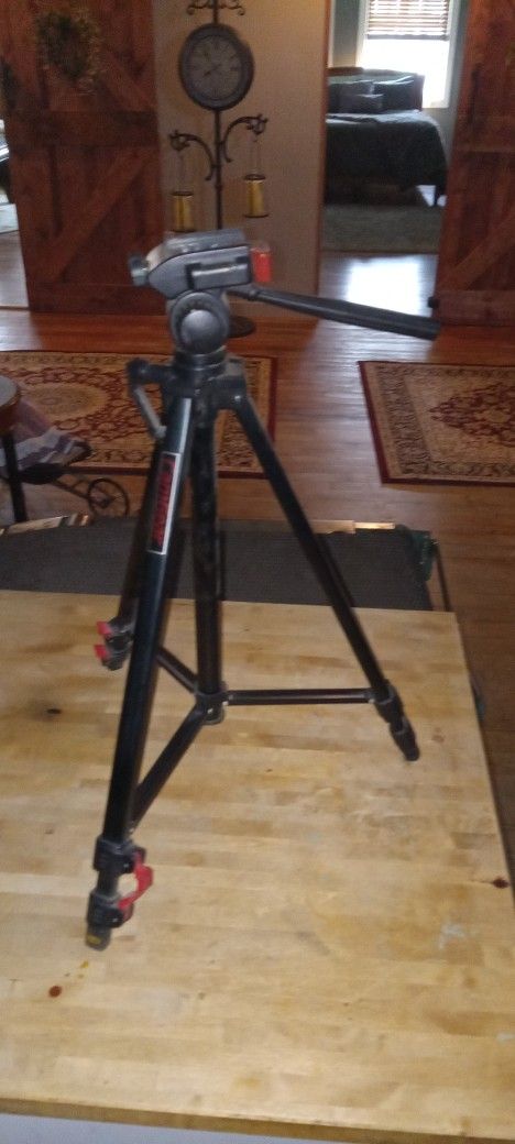 Heavy Duty Adjustable Original Camgear Telescopic  Tripod 