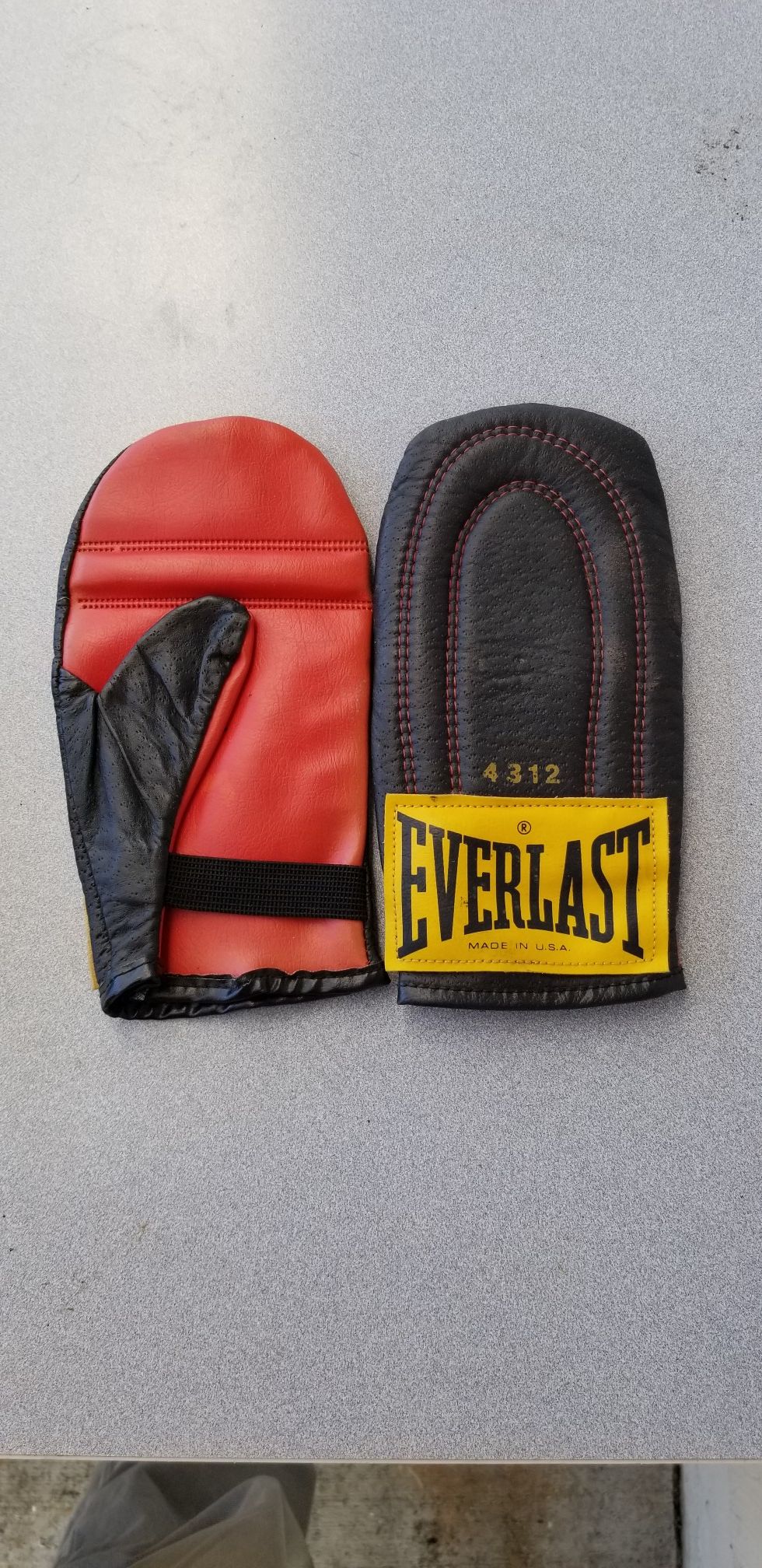 Everlast speed bag gloves