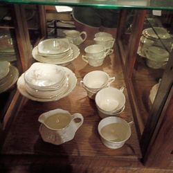 Set Of Very Nice Homer Laughlin 