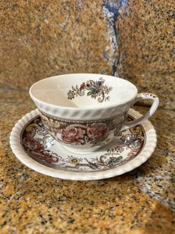 VINTAGE Johnson Brothers Devonshire  Cups Saucers Etc Made In England