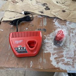 Milwaukee M12 Battery & Charger NEW