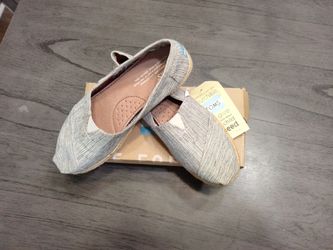 Toms, Size 7
