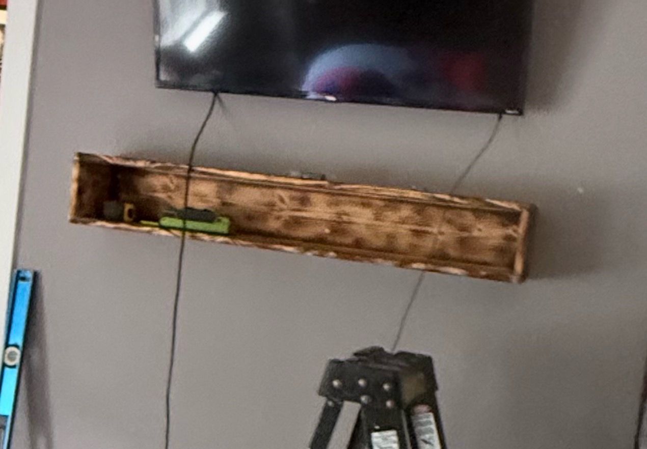 Floating tv shelf