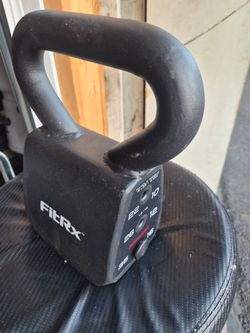 Adjustable kettlebell