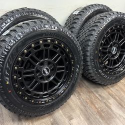 New 20x9 wheels wrapped in atturo xt tires 275/55r20