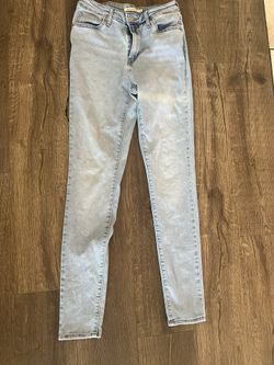Levi's 721 High Rise Skinny Women's Jeans. Size 29. Used. Great Condition. 