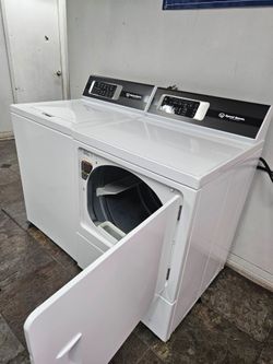 SPEED QUEENK WASHER AND ELECTRIC DRYER LIKE NEW