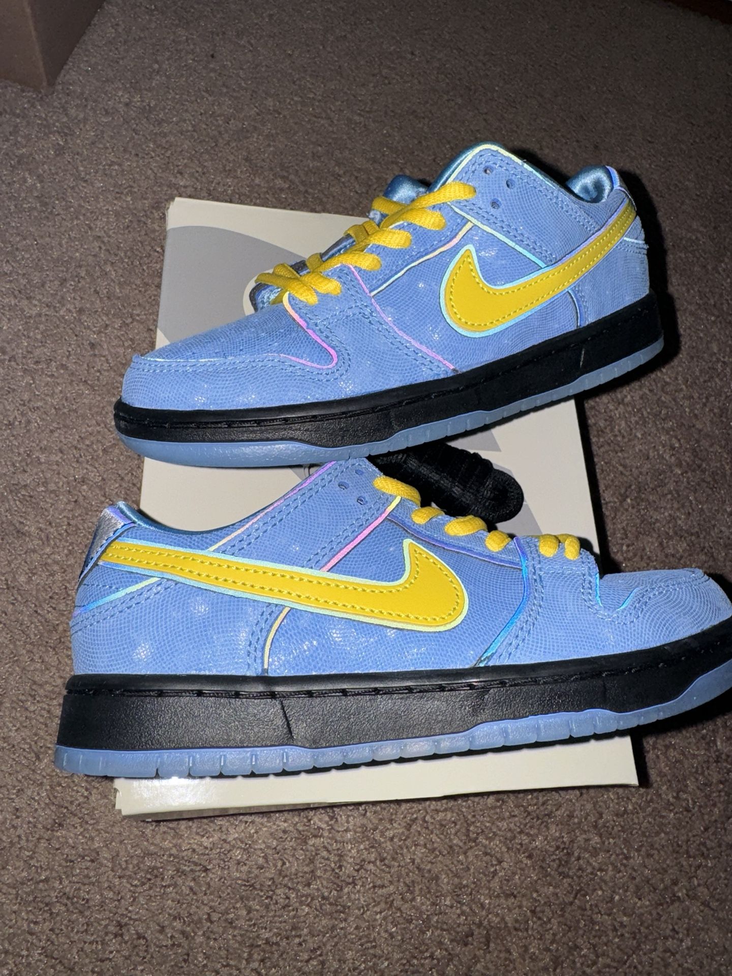 Nike SB Dunk Low The Powerpuff Girls (PPG) Bubbles (PS) Size 13.5C