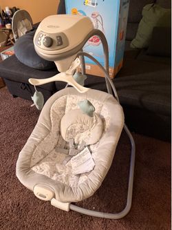 Graco Simple Sway – Portable baby swing, newborn swing with 15 songs and sounds, great gift for new parents, baby registry essential.