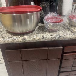 3 Storage Containers with lids