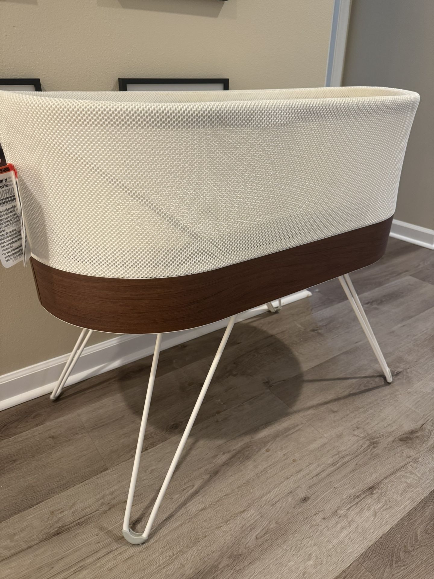 Happiest Baby Snoo bassinet 