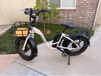 Rad Power Bikes RadExpand 5 Step-Thru Folding Electric Bike – Excellent Condition