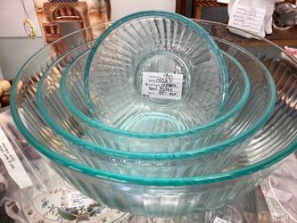 Pyrex ribbed glass teal bowls – set of four