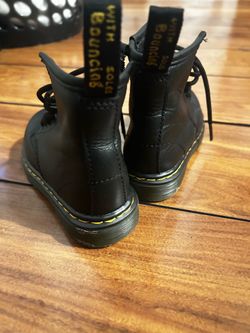 Kids dr martens