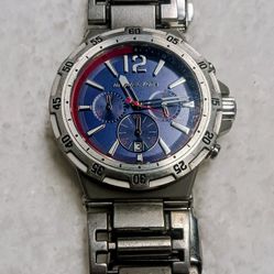 Michael Kors
Chronograph: Featuring three subdials, logo, and date window
Movement: 3-hand quartz
Water resistant up to 100 meters