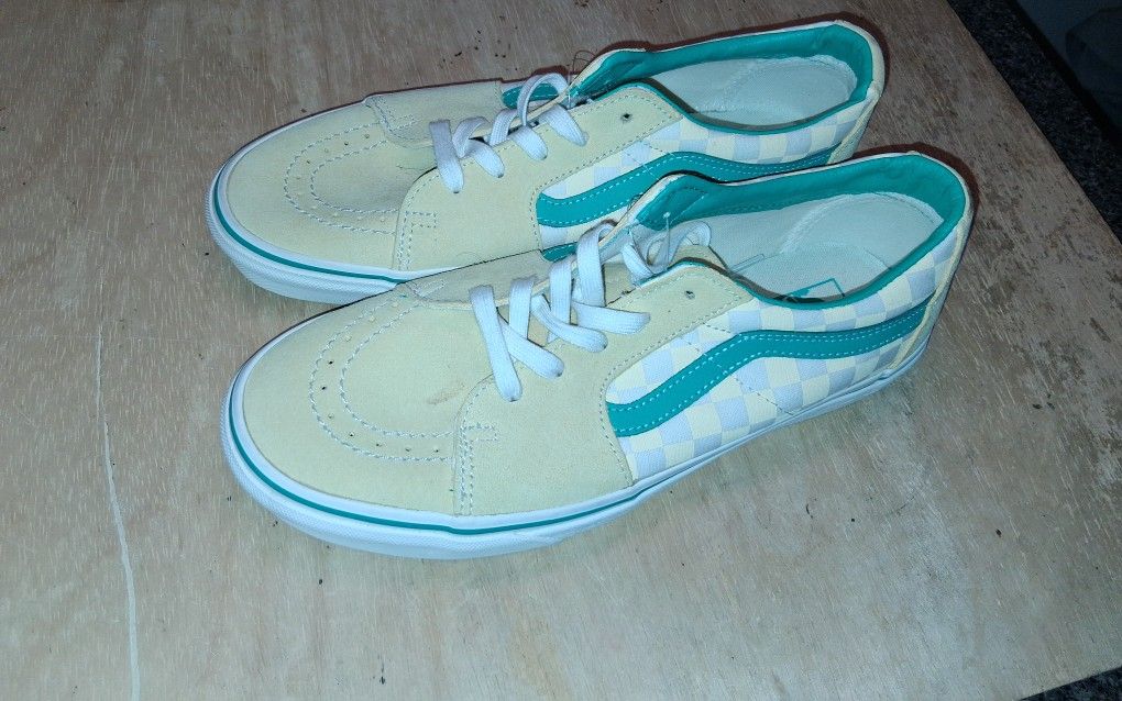 vans size 10.5 shoes 50 dollar each men