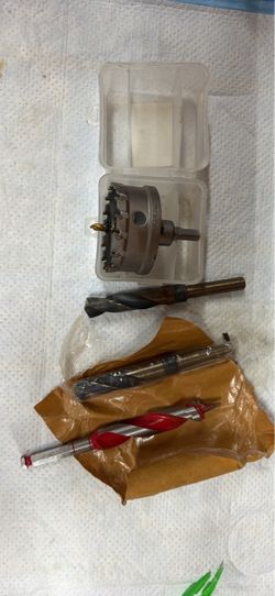 Hole Saw and Drill Bit Set