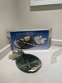 Godinger pineapple green marble and silver cheese board