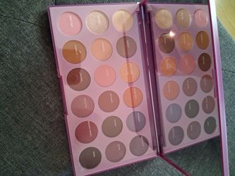 Artistry palette MORPHE 18F
