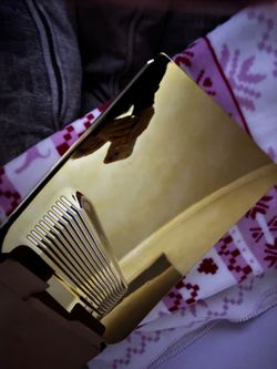 Gold play station 4 cover